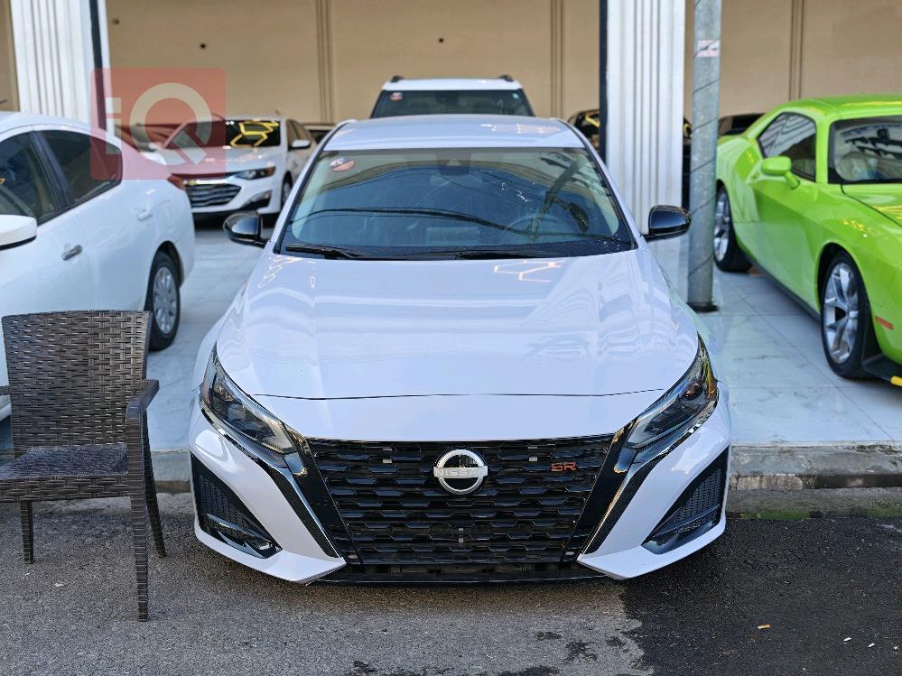 نيسان ألتيما